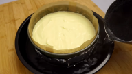 Smetanové suflé s vařeným žloutkovým krémem