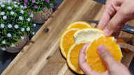 Slavný koláč z pánve s karamelem a pomerančem