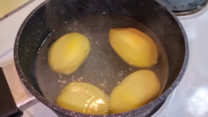 Smažené placičky z bramborového těsta s kefírem