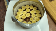 Nepečený ovesný kakaový dortík s banánem