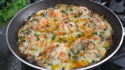 Netradiční omeleta se dvěma druhy vajec