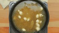 Domácí česneková polévka s krutóny