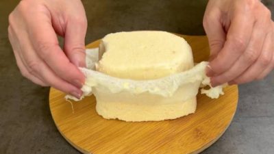 Domácí sýr z mléka a zakysané smetany