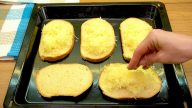 Zapečený chléb s vejcem a sýrem