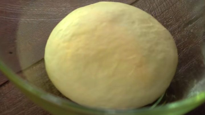 Kynuté placky s bramborovo-sýrovou náplní