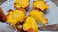 Snídaňové muffiny se šunkou, vejcem a sýrem