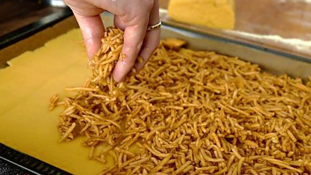 Čokoládový dort ve stylu Ferrero Rocher - VařímeDobroty.cz