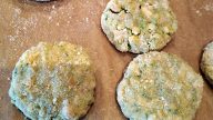 Brokolicové karbanátky se šunkou a sýrem