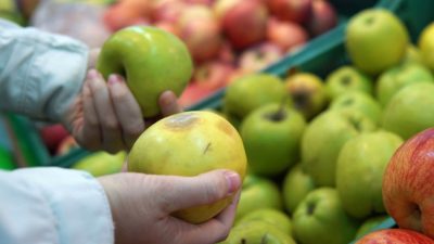Hlavní zásady, jak si při nakupování vybrat sladká jablka
