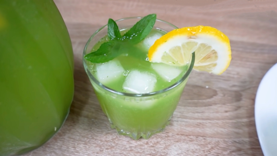 Domácí Sprite limonáda s mátou