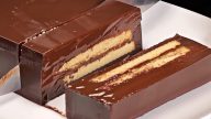 Nepečený dort „Twix“ s karamelem, čokoládou a sušenkami
