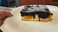 Vláčný broskvovo-tvarohový koláč