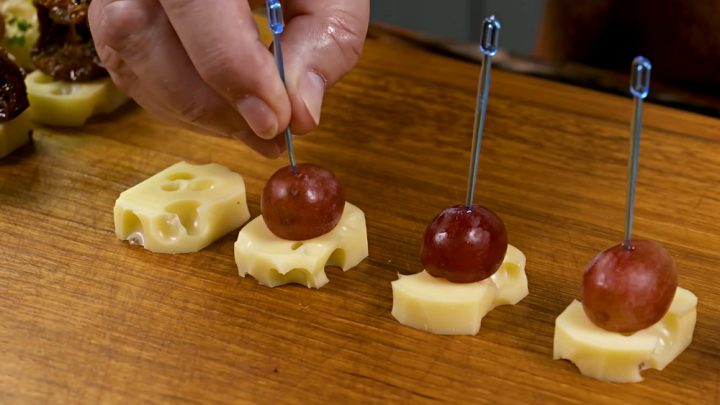 6 druhů sýrových jednohubek bez rohlíků + recept na omáčku