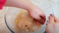 Křupavý domácí celozrnný chléb