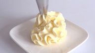 Světlý máslový krém se smetanovým sýrem