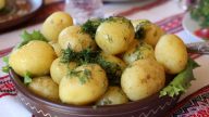 Jak správně uvařit brambory, aby se nerozpadaly