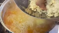 Tradiční cikánská polévka „Zatirucha“