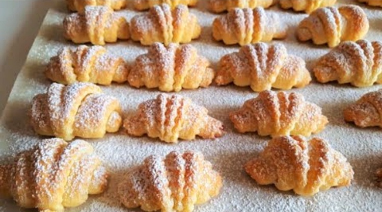 Tvarohové croissanty s cukrem