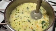 Sýrová polévka s krutony