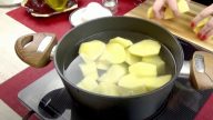 Párečky v bramborovo-parmazánovém těstíčku