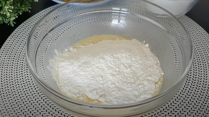Křehké jablečné rohlíčky s vanilkou a skořicí