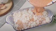 Zapečená kuřecí prsa s rýží, jogurtem a sýrem