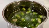 Zdravá zeleninová polévka s bramborem a mrkví