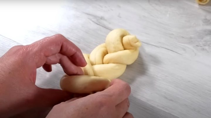 Máslové houstičky se zakysanou smetanou