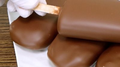 Krémové nanuky s čokoládovou polevou