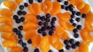 Piškotový dort s borůvkami a mandarinkami