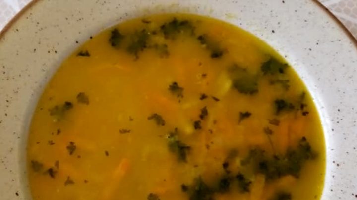 Špaldová polévka se zeleninou