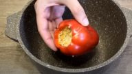 Plněné papriky v rajčatovo-smetanové omáčce