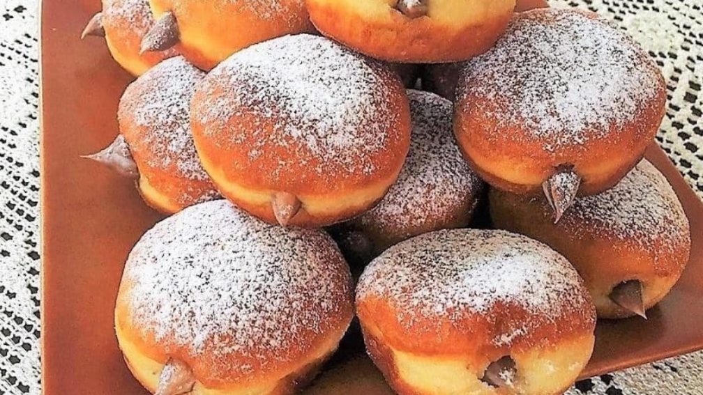 Čokoládový dort ve stylu Ferrero Rocher - VařímeDobroty.cz