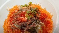 Zavařená mrkev po asijsku s chilli a petrželkou