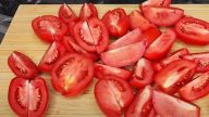 Rozmarýnová sušená rajčata s česnekem