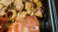 Pečené vepřové maso s bramborovým knedlíkem a špenátem
