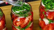 Zavařovaný rajčatový salát bez konzervantů