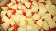 Masové šišky s bramborem v rajčatové omáčce