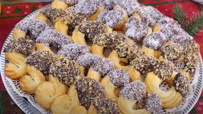 Máslové sušenky v čokoládě s kokosem a ořechy