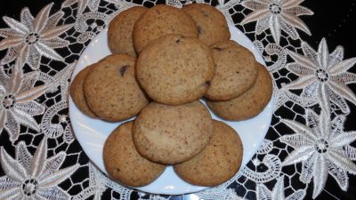 Křupavé cookies s čokoládou a ořechy