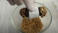 Nepečené mandlové tyčinky v čokoládě