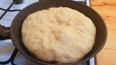 Domácí chléb z pánve bez pečení