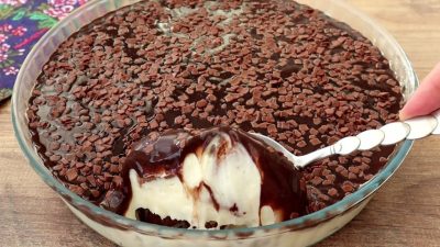 Nepečený pudinkový dezert Lhář s čokoládovou polevou