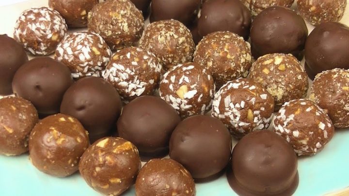 Nepečené čokoládové bonbony s arašídy
