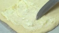 Česnekový chléb se sýrem feta
