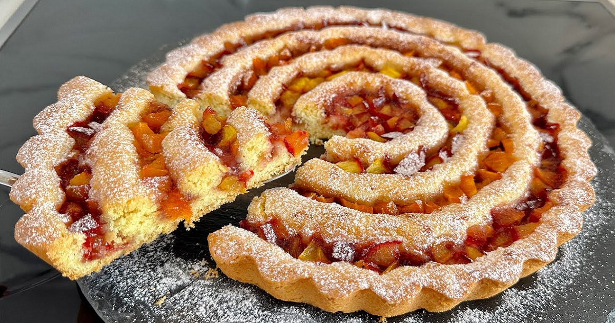 Italský ovocný koláč se švestkovým džemem