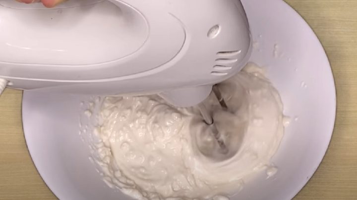 Šlehačka z mléka s vanilkou