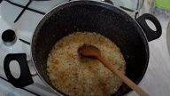 Vepřové na houbách s vařenou rýží
