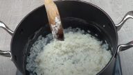 Rýžový pudink s mlékem a skořicí