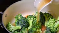 Krémová brokolicová polévka s krutony